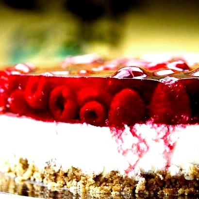 Cheesecake With Raspberries